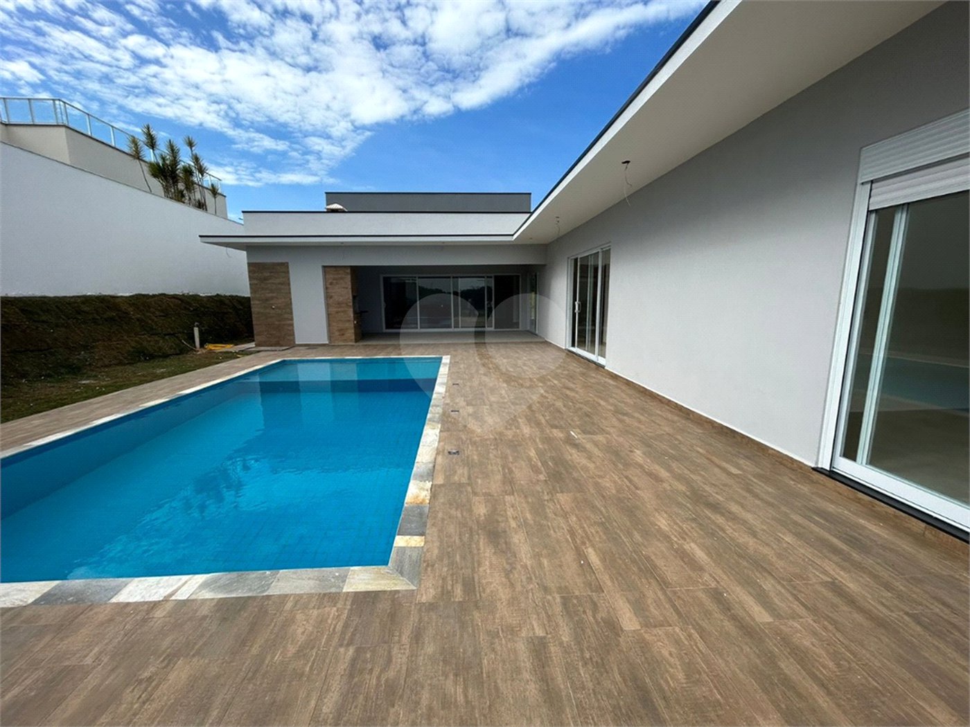 Casa à venda com 3 suítes no condomínio Vida Real, Itupeva - SP