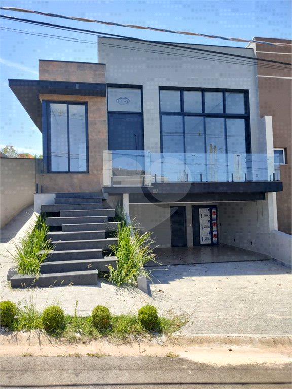 Casa à venda com 3 quartos, sendo 1 suíte,  no condomínio Madre Maria Vilac, Valinhos - SP