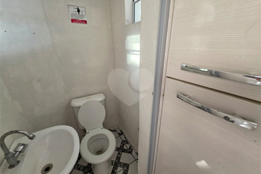 Salão à venda ou para alugar com 3 quartos, sendo 1 suíte, em Jardim Monjolo, São Paulo, SP