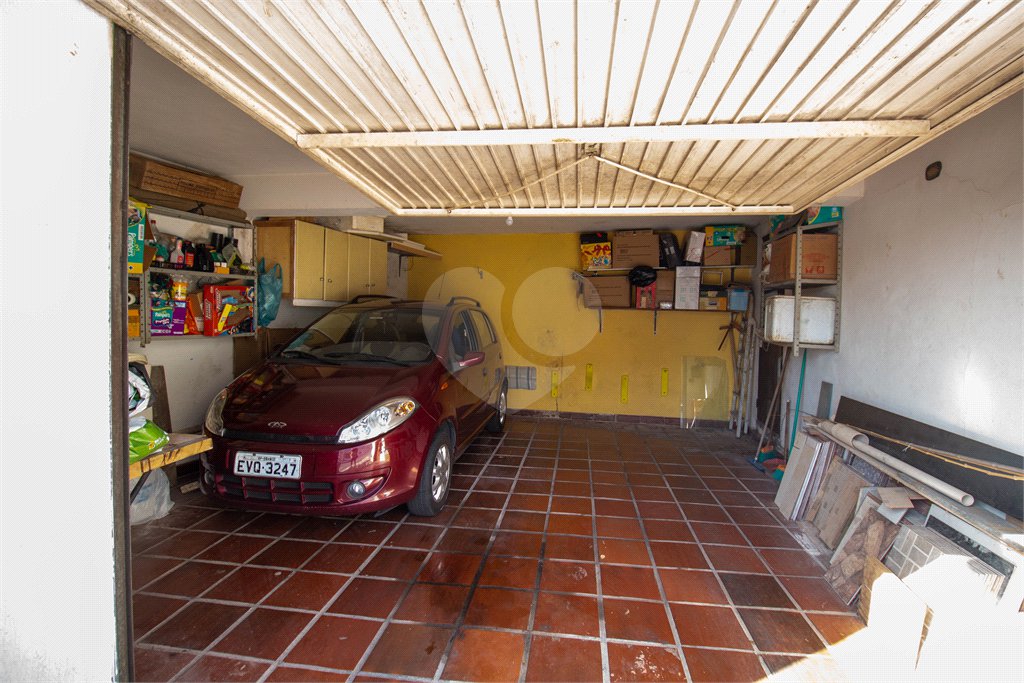 Sobrado à venda com 4 quartos, sendo 1 suíte,  em Vila Aguiar, São Roque, SP