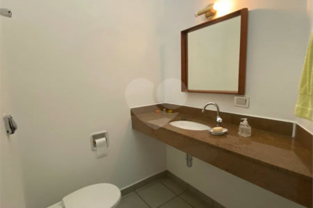 Casa térrea com 3 quartos para alugar no Jardim dos Estados, São Paulo - SP
