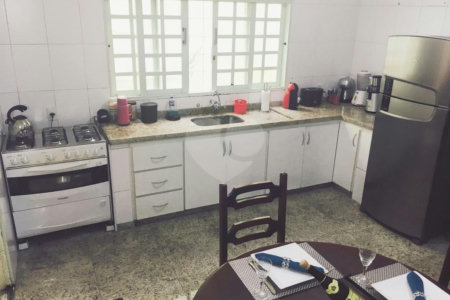 Sobrado à venda com 4 quartos, sendo 1 suíte, em Jardim Sarah, São Paulo, SP