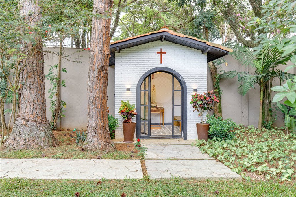 Casa Térrea à venda ou para alugar com 4 suítes em Alto da Boa Vista, São Paulo, SP
