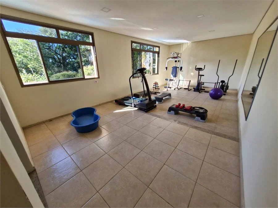 Casa à venda com 4 suítes no condomínio Villa Viana II, Cotia - SP