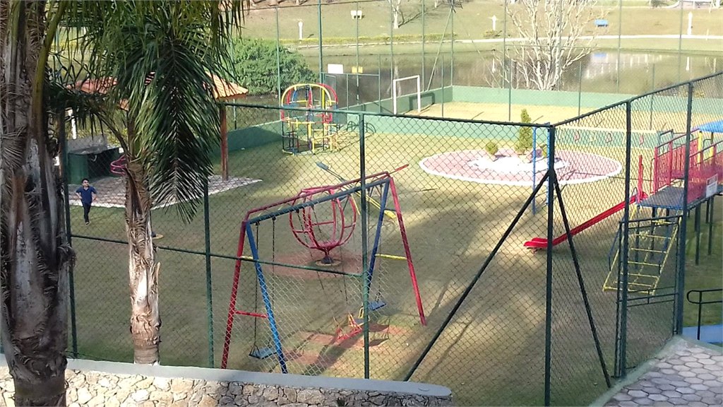 Casa à venda ou para alugar com 3 quartos, sendo 1 suíte, no condomínio Alpes de Caieiras, Caieiras - SP