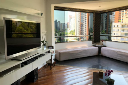 Cobertura à venda com 5 quartos, sendo 3 suítes, em Vila Andrade, São Paulo, SP