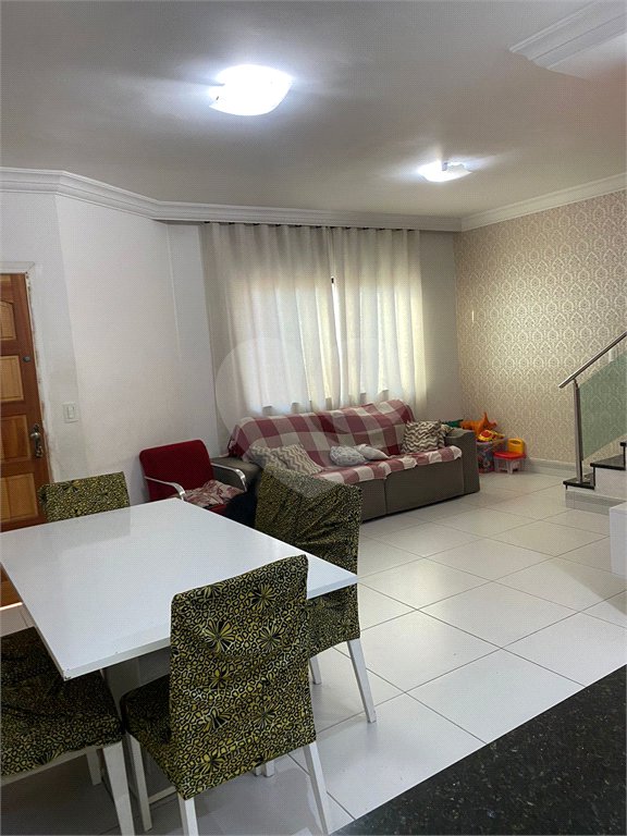 Casa à venda com 3 quartos, sendo 2 suítes, no condomínio Ibarra, São Paulo - SP