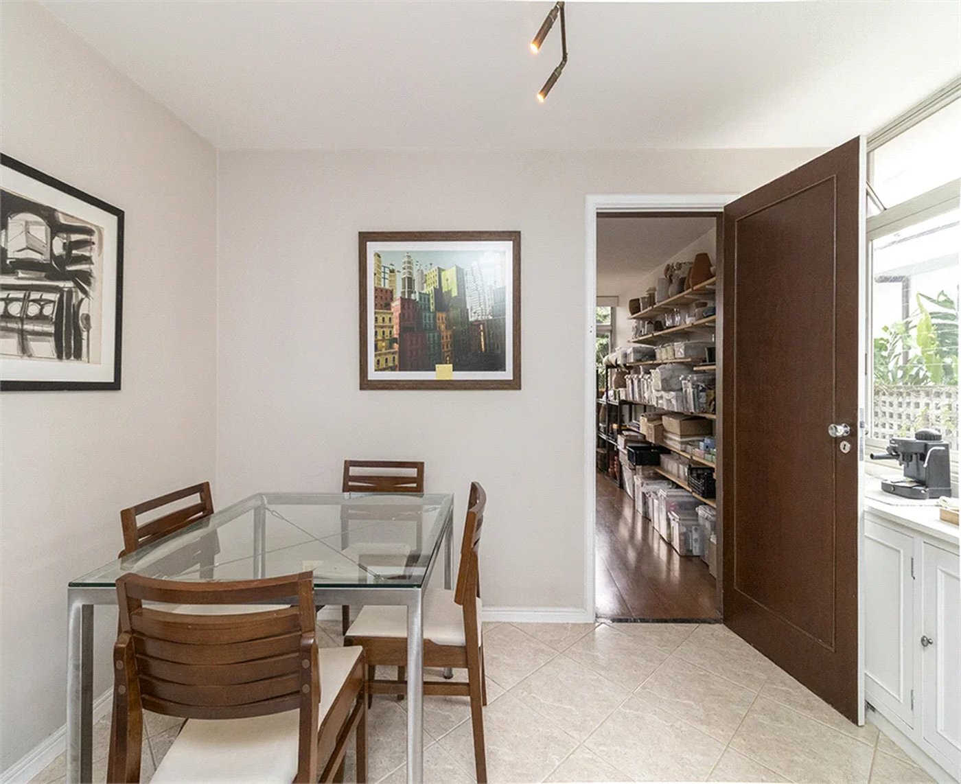 Casa à venda com 3 quartos, sendo 2 suítes,  em Alto de Pinheiros, São Paulo, SP