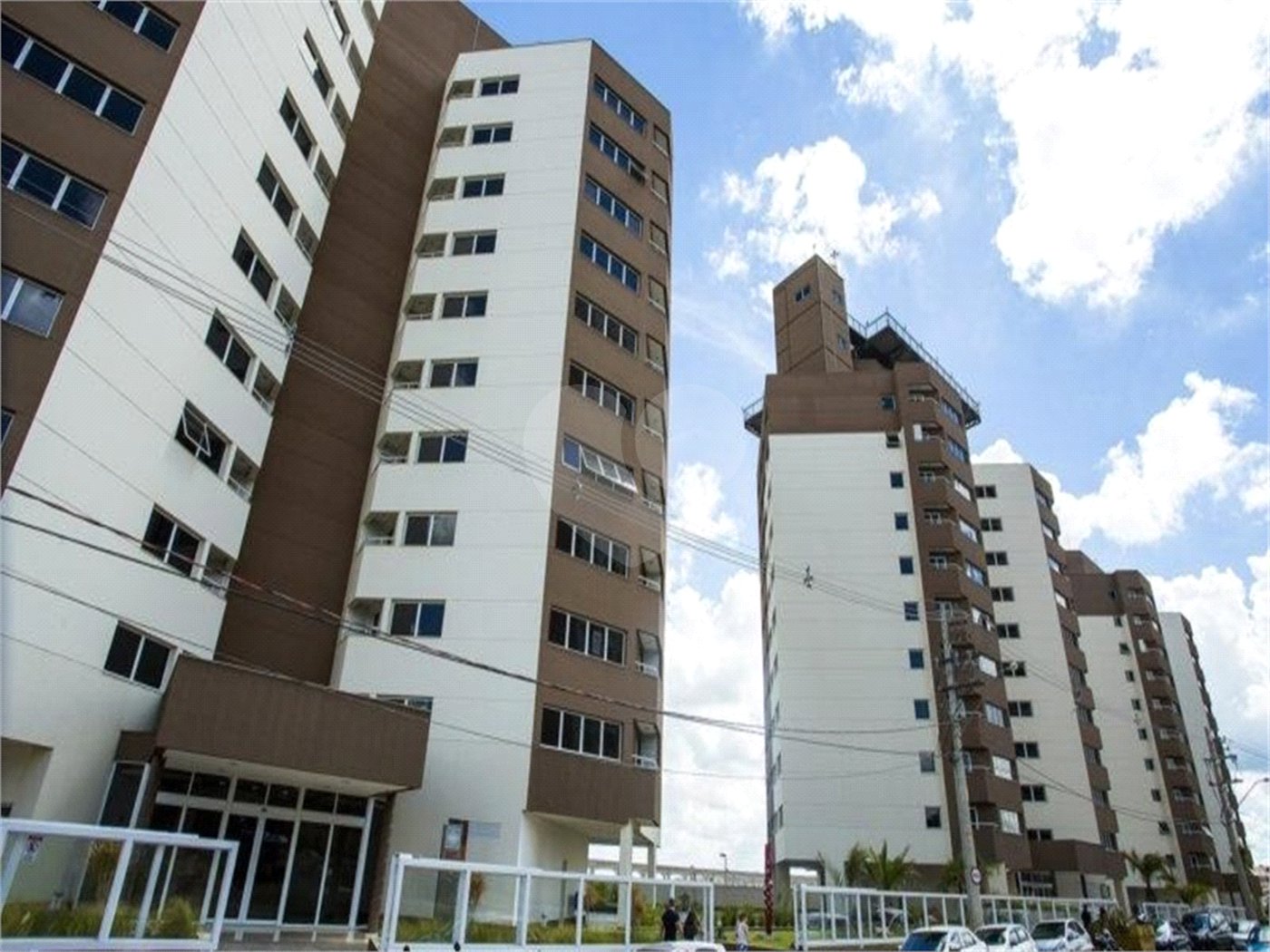 Indaiatuba - Torre Business -Venda e Locação - Escritório e WC , com area util de 39.16m² -R$ 385.000,00- Locação - R$ 2.600,00, mais condominio de R$ 317,,48 - iptu de R$ 110,63 - condominio para venda - R$ 503,86 - Complexo Office Premium de 3 torres de salas comerciais, um shopping