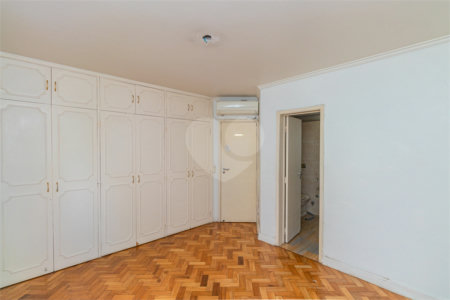 Apartamento à venda com 3 quartos, sendo 1 suíte, em Campo Belo, São Paulo, SP