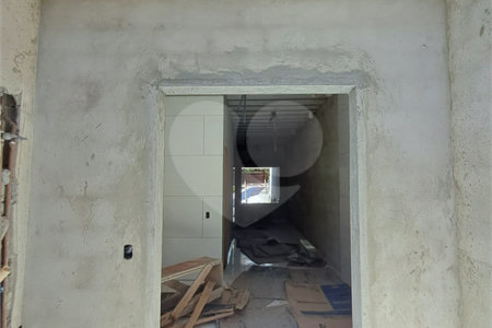 Sobrado à venda com 3 quartos, sendo 1 suíte,  em Vila Laís, São Paulo, SP