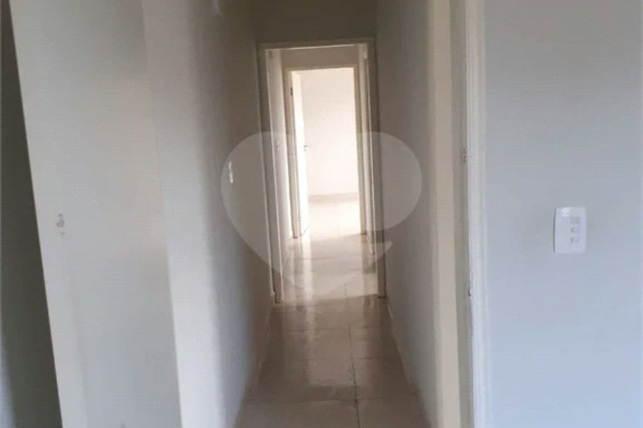 Sobrado à venda com 4 quartos, sendo 1 suíte, em Campo Limpo, São Paulo, SP