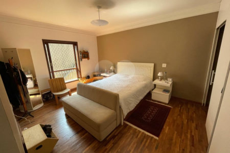 Casa à venda com 4 quartos, sendo 1 suíte, em Vila Morumbi, São Paulo, SP