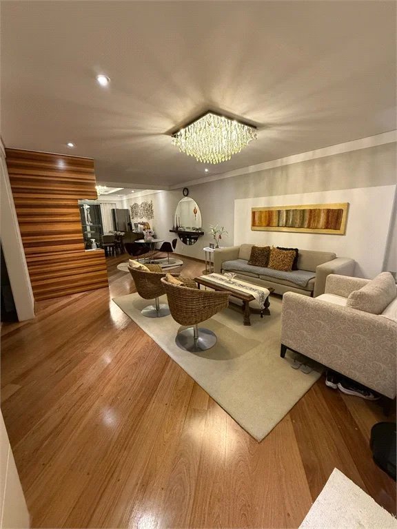 Casa à venda com 4 suítes no condomínio East Village, São Paulo - SP