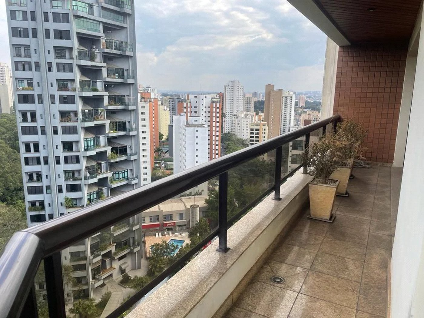 Apartamento à venda com 4 suítes em Vila Suzana, São Paulo, SP
