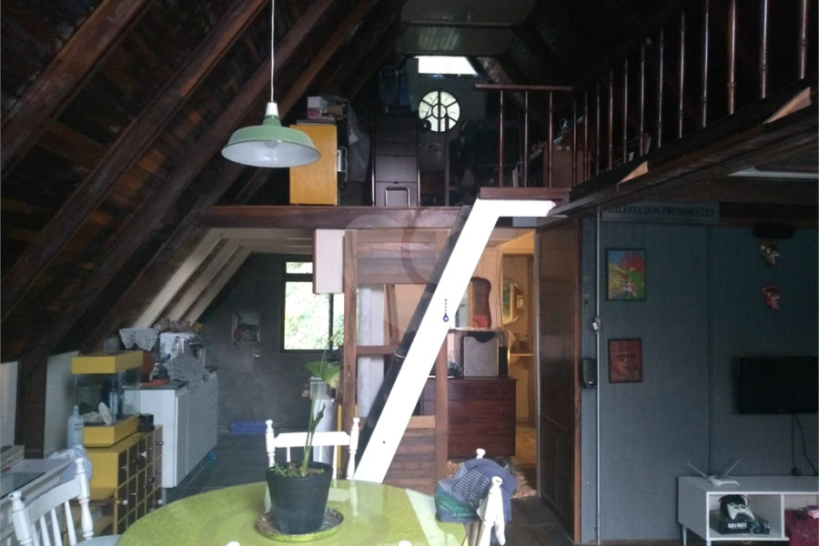 Casa à venda com 3 quartos, sendo 1 suíte, no condomínio Cinco Lagos, Mairiporã - SP