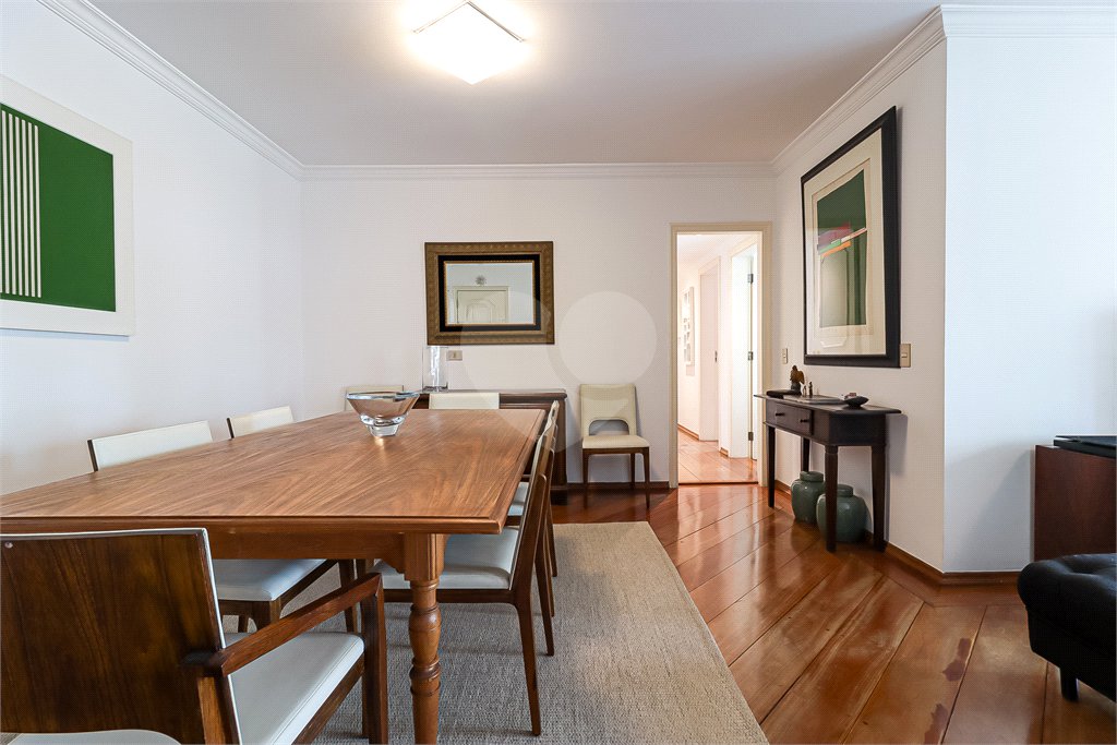 Apartamento à venda com 4 quartos, sendo 2 suítes, em Vila Morumbi, São Paulo, SP
