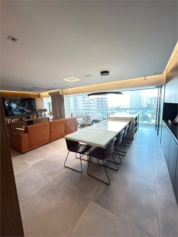Apartamento à venda com 3 suítes em Barra Funda, São Paulo, SP