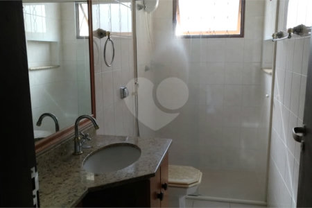 Casa à venda ou para alugar com 2 quartos, sendo 1 suíte, em Jardim do Lago, Atibaia, SP