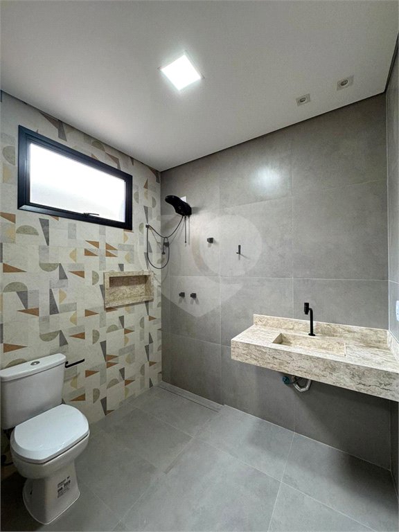 Casa à venda com 3 quartos, sendo 1 suíte, no condomínio Jd. Parque Alvorada, Araraquara - SP