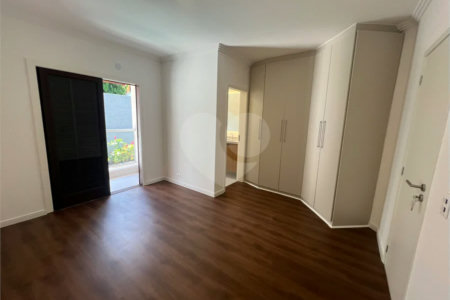 Casa à venda com 4 suítes no condomínio Alphaville 3, Santana de Parnaíba - SP