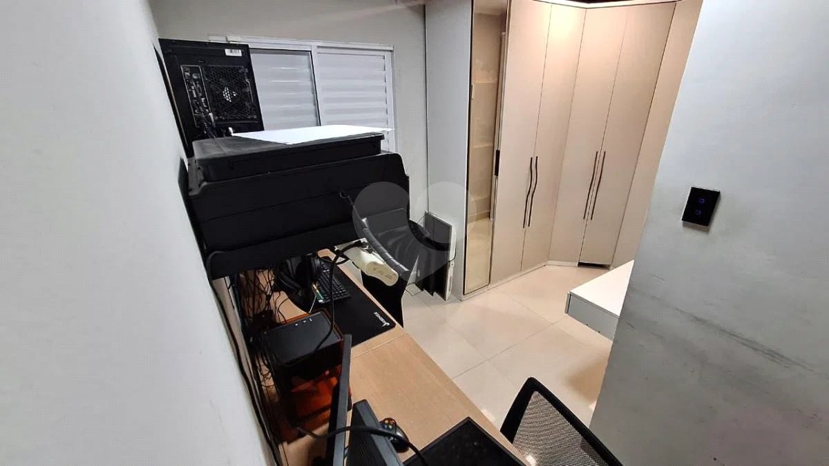 Casa de 2 quartos em Rua Orange, Vila Luzita, Santo André - Venda!