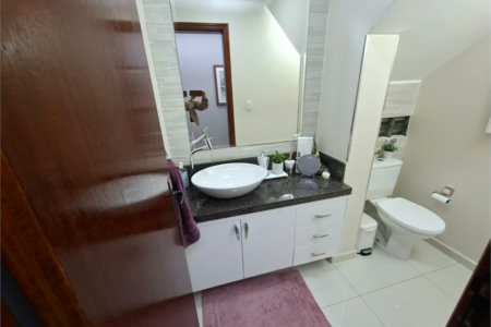 Sobrado à venda com 3 quartos, sendo 1 suíte, em Jardim Bonfiglioli, São Paulo - SP
