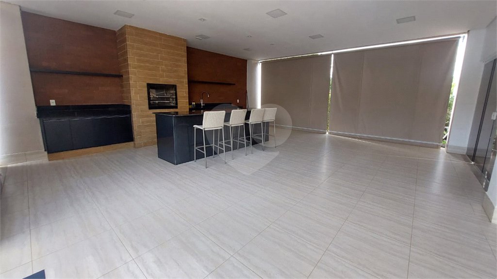 Indaiatuba - Condominio Jardins di Roma - Venda -Locação 0 R$ 10.000,00 mais encargos - condominio - R$ 650,00 - IPTU - R$ 230,00 - Terreno 300ms - construido 170 metros quadrados - Terrea - 3 quartos, uma suíte e uma demi suite , 4 banheiros , piscina - Preparado para água quente até a piscina!!