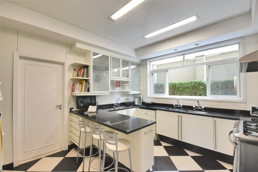 Casa impecável em terreno de 546m2
