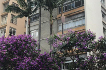 Apartamento à venda no bairro Bela Vista.