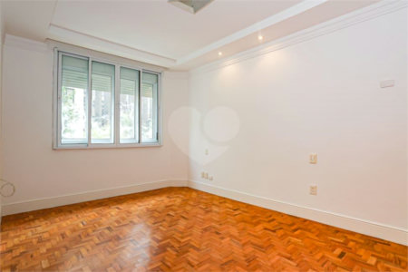 Apartamento na Bela Vista com 228m² 3 dormitorios Aceita e estuda Permuta.