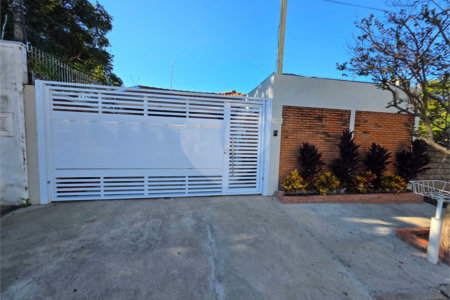 Casa à venda com 3 quartos, sendo 1 suíte,  em Jardim Nova Santa Paula, São Carlos, SP