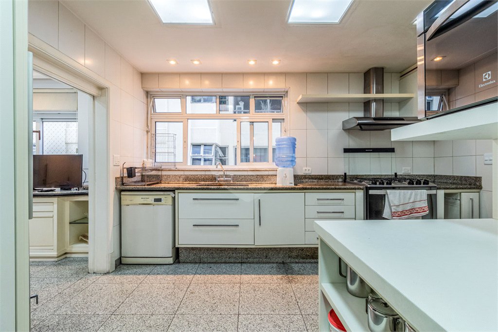 Apartamento à venda com 3 suítes em Bela Vista, São Paulo, SP
