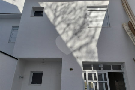 Sobrado à venda com 2 suítes em Vila Universitária, São Paulo, SP