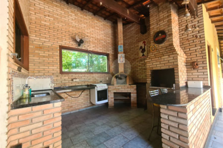 Casa à venda com 3 suítes no condomínio Portal do Sabiá, Araçoiaba da Serra - SP