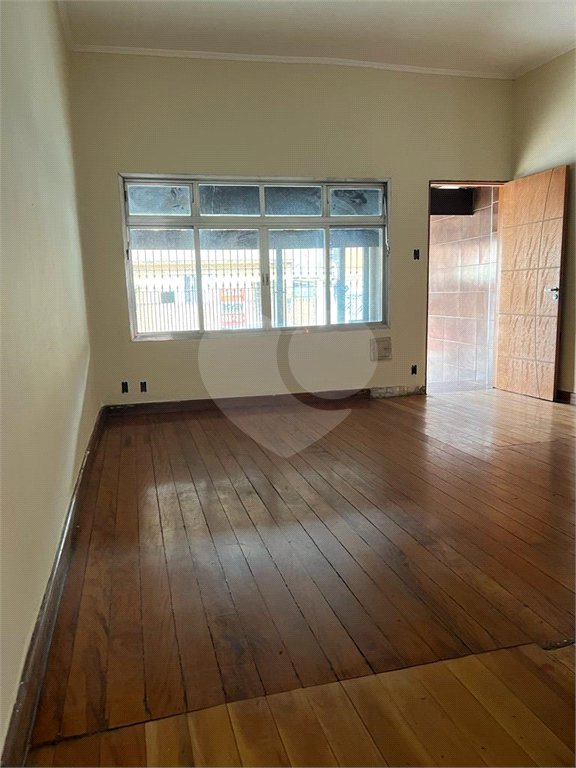 Sobrado à venda com 3 quartos, sendo 1 suíte, em Vila Vitório Mazzei, São Paulo, SP