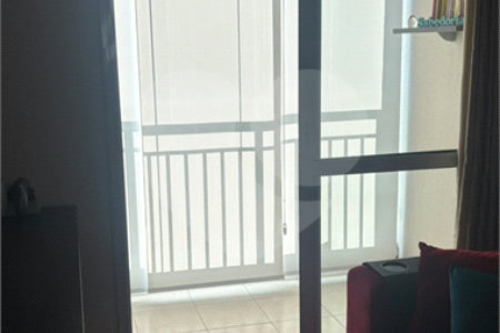 Apartamento à venda com 3 quartos, sendo 1 suíte, em Conjunto Residencial Irai, Suzano, SP