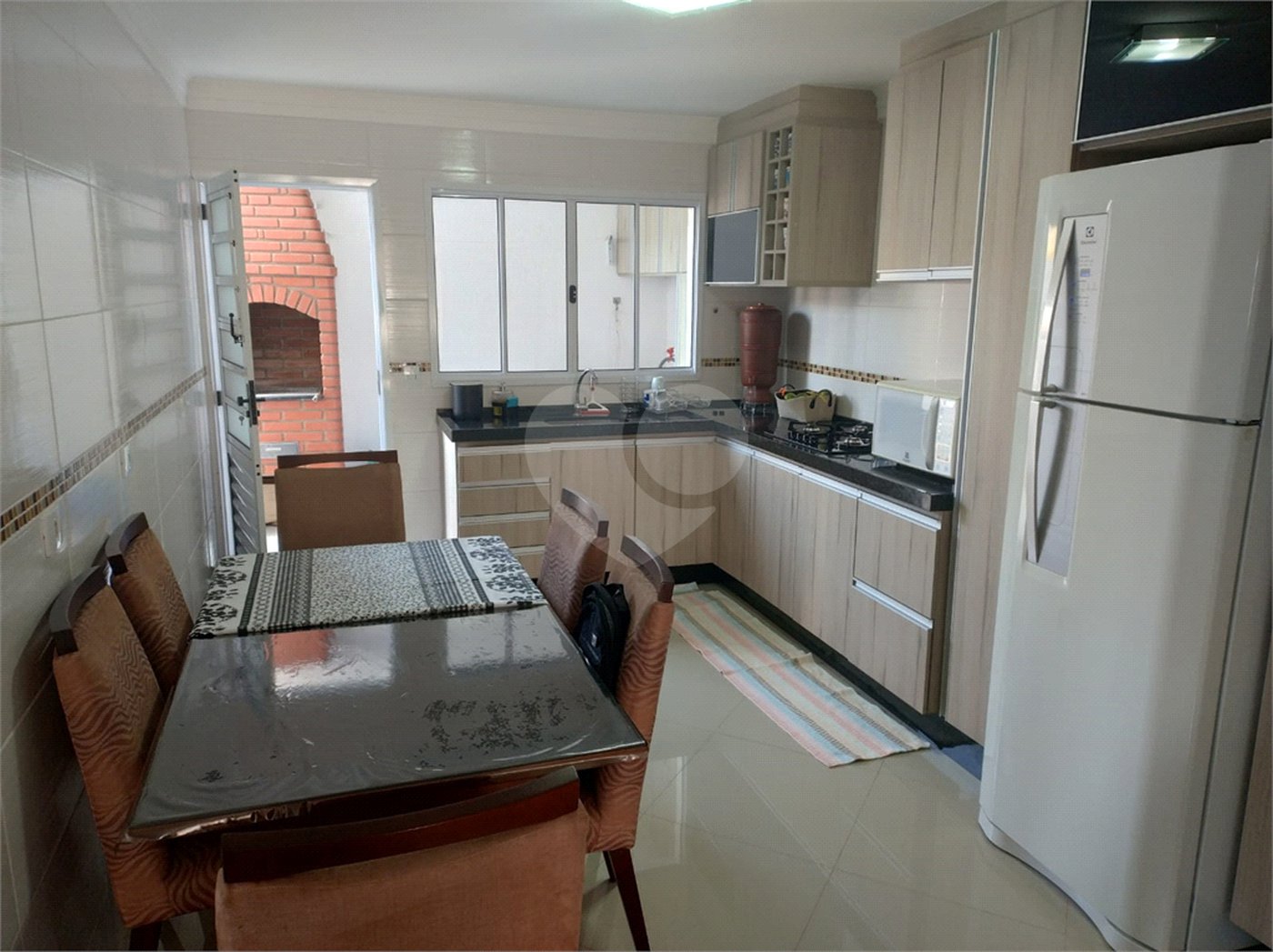 Casa à venda com 2 quartos, sendo 1 suíte, no condomínio Residencial Karen, São Paulo - SP