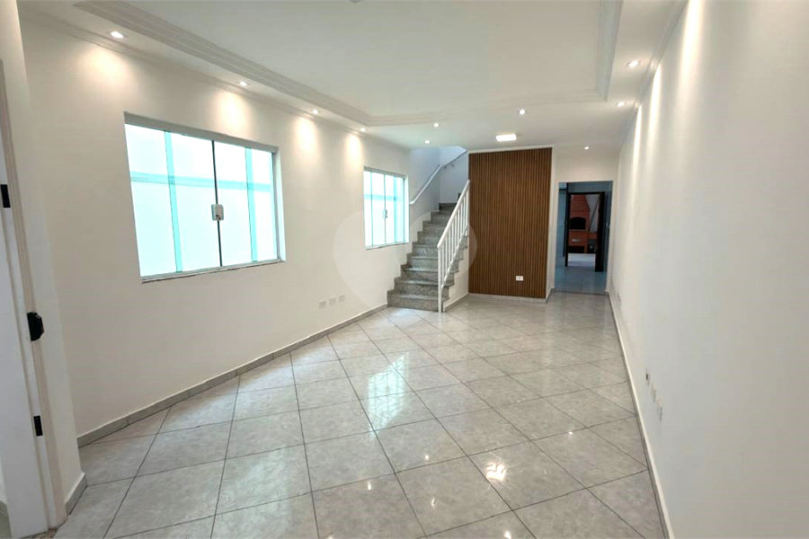 Sobrado à venda com 3 quartos, sendo 1 suíte, em Jardim Vila Formosa, São Paulo, SP