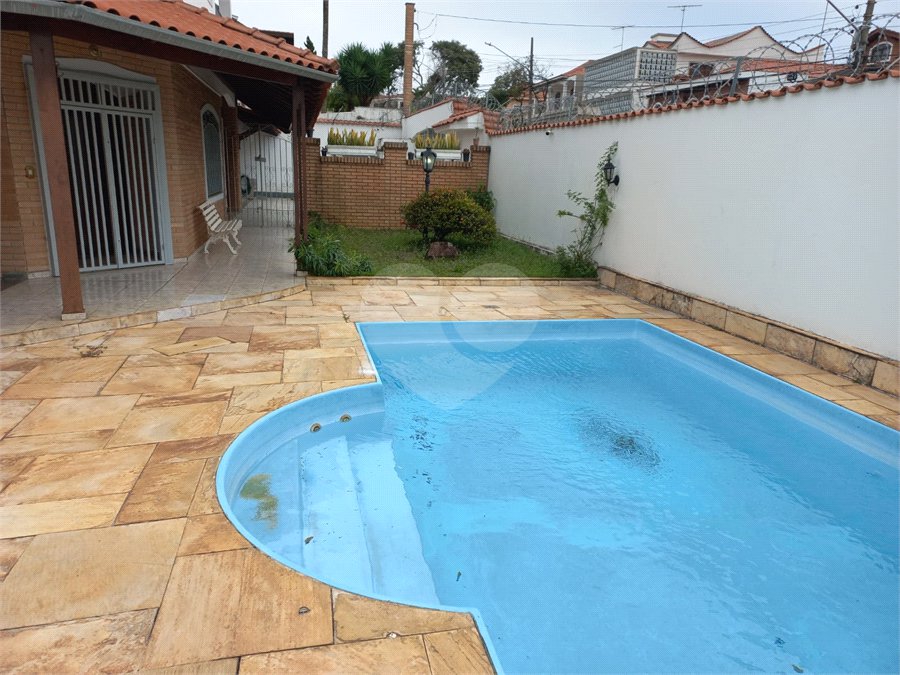 Sobrado à venda ou para alugar com 4 quartos, sendo 1 suíte,  em Barro Branco (zona Norte), São Paulo, SP