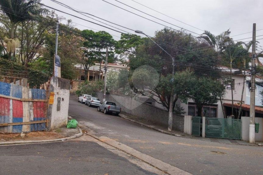 Sobrado à venda com 3 quartos, sendo 1 suíte, em Jardim Franca, São Paulo, SP