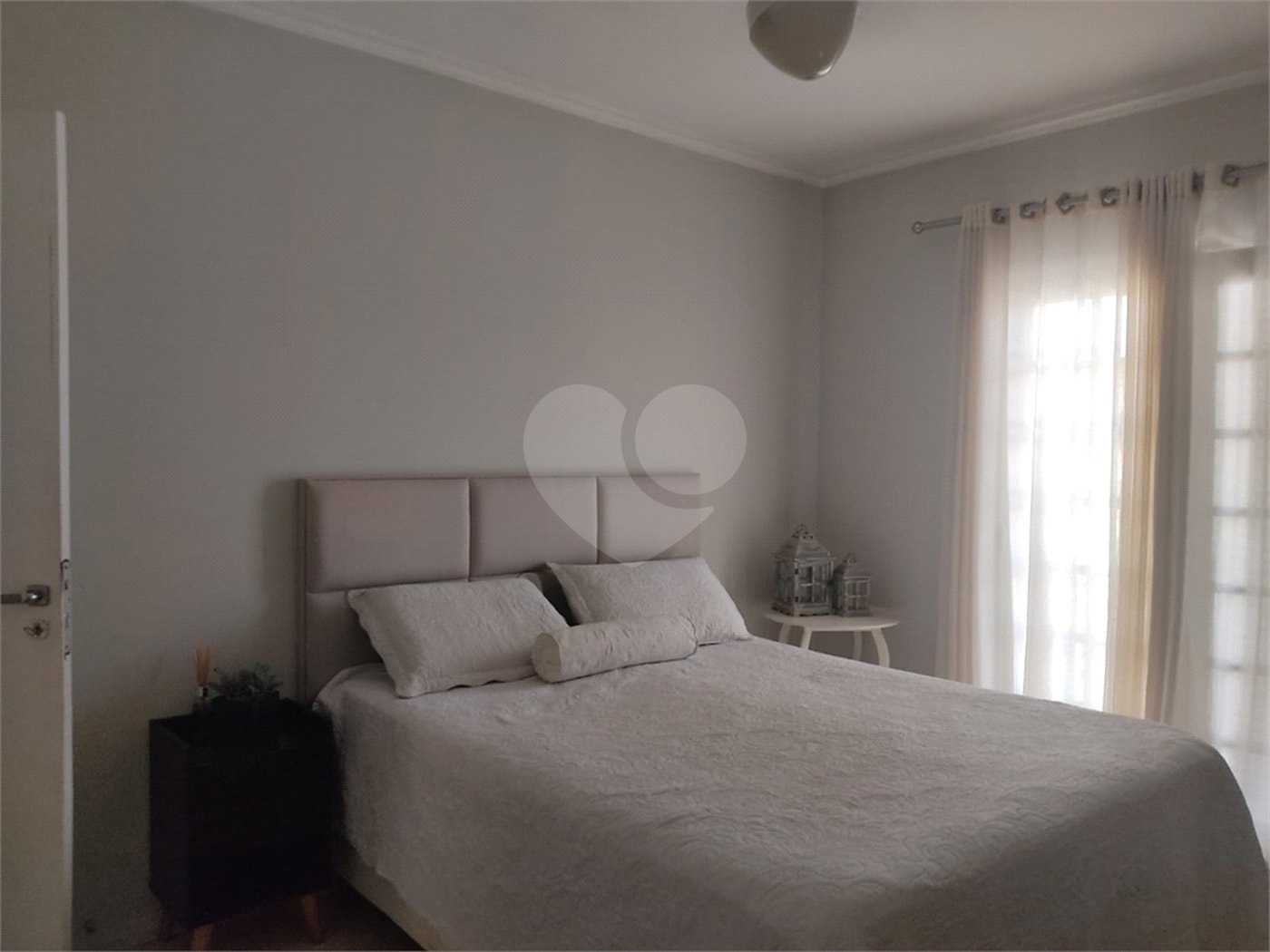 Sobrado à venda com 3 quartos, sendo 1 suíte,  em Jardim Morumbi, Sorocaba, SP