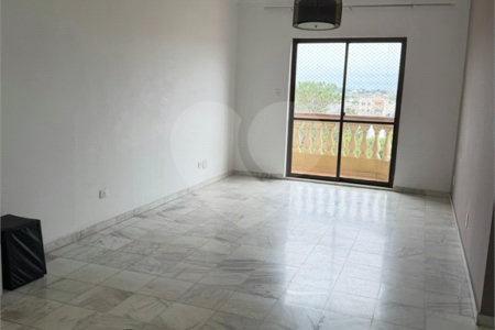 Apartamento à venda com 3 quartos, sendo 1 suíte, no Centro, Suzano, SP