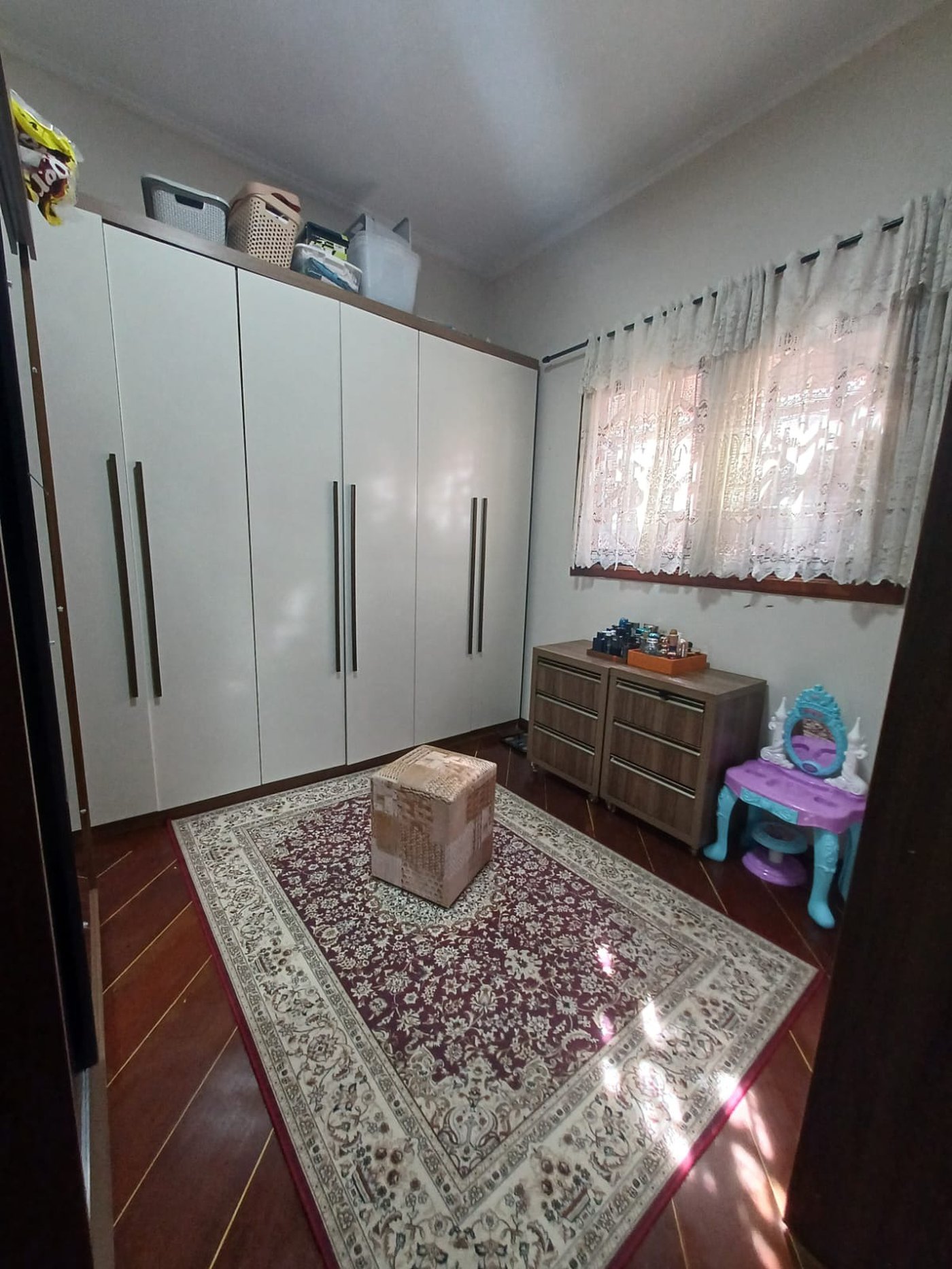 Casa à venda com 3 quartos, sendo 1 suíte, em Jardim Rosana, Guarulhos, SP