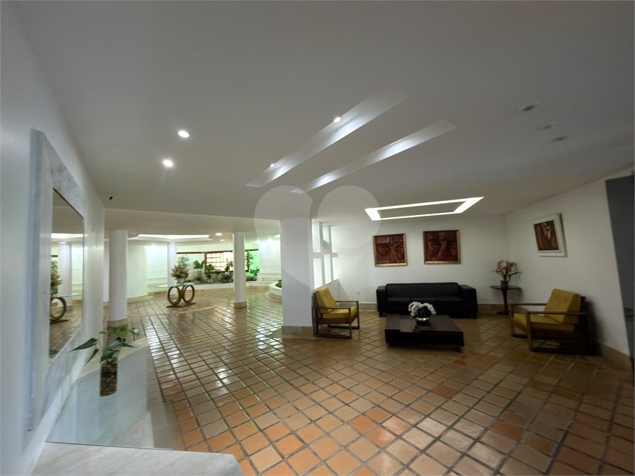 Apartamento à venda com 3 quartos, sendo 1 suíte, em Vila Nova, Cabo Frio, RJ