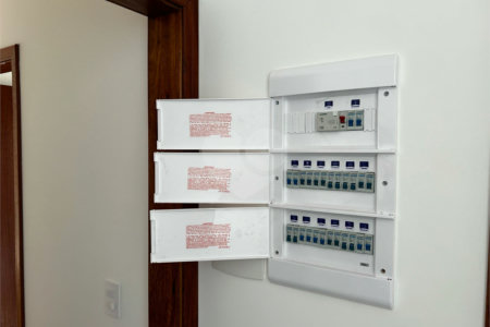 Casa à venda com 2 quartos, sendo 1 suíte,  no condomínio Residencial Marina, Itapetininga - SP