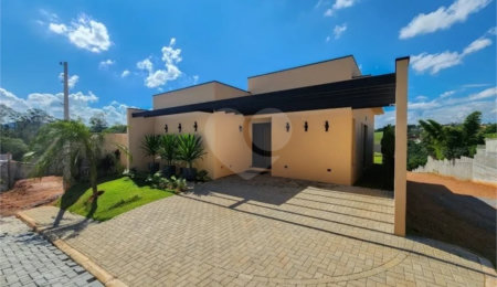 Casa à venda com 3 quartos, sendo 1 suíte, no condomínio Residencial Consoli, Atibaia - SP