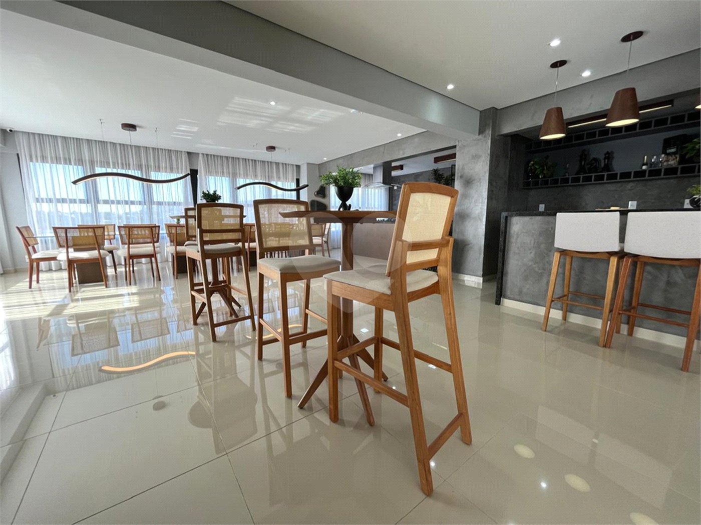 Apartamento à venda ou para alugar com 2 suítes em Atibaia Jardim, Atibaia, SP