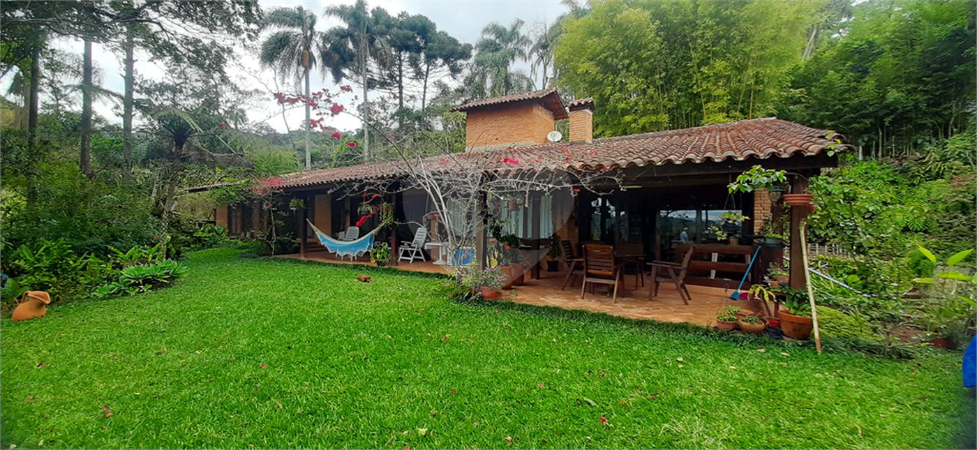 Casa Térrea à venda com 4 quartos, sendo 2 suítes, em Serra da Cantareira, Mairiporã, SP