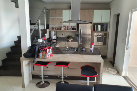 Casa à venda com 3 quartos, sendo 1 suíte, no condomínio Horto Florestal Iii, Sorocaba - SP